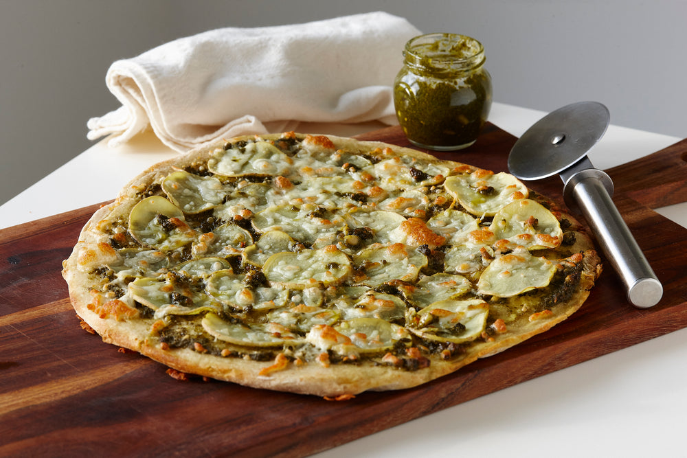 Pizza med basilikumpesto
